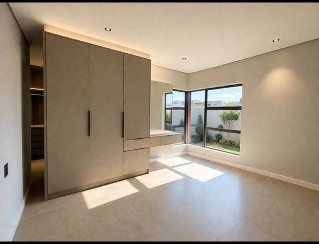 4 BEDROOM HOUSE FOR SALE IN MIDSTREAM ESTATE